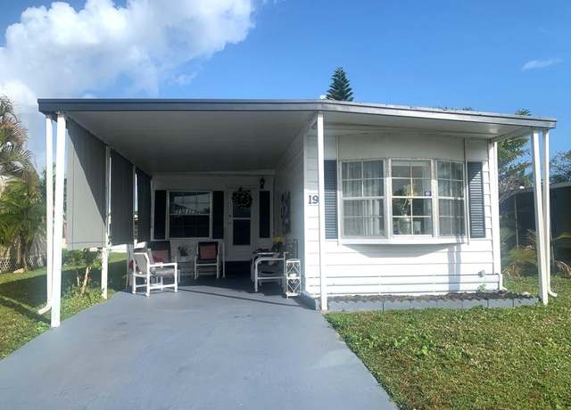 Property at 19 Galeria Way, Port Saint Lucie, FL 34952, 2 beds, 2 baths