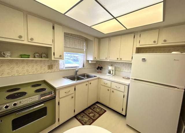 Property at 2955 Crosley Dr W Unit F, West Palm Beach, FL 33415, 1 bed, 1 bath