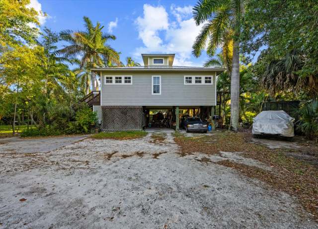 Property at 201 SW 6th St, Stuart, FL 34994, 2 beds, 1.5 baths