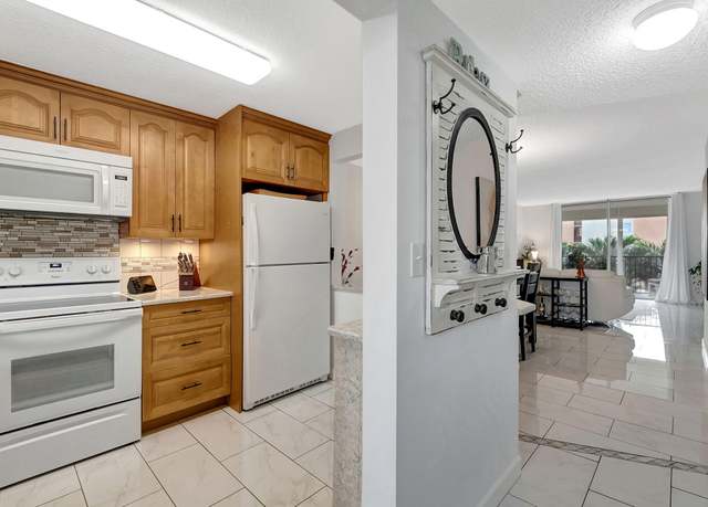 Property at 720 E Ocean Ave #303, Boynton Beach, FL 33435, 2 beds, 2 baths