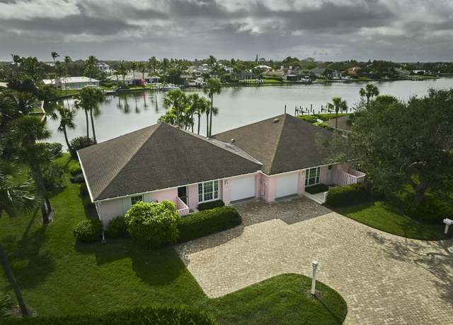 Property at 300 Harbour Dr #306, Vero Beach, FL 32963, 2 beds, 2.5 baths