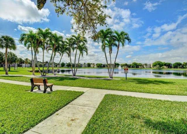 Property at 5220 Las Verdes Cir #219, Delray Beach, FL 33484, 2 beds, 2 baths