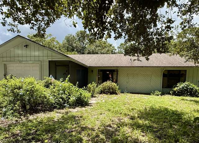 Property at 945 33rd Ave SW, Vero Beach, FL 32968, 3 beds, 2 baths