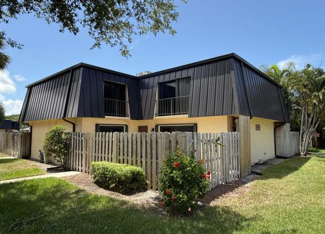 Property at 2470 Waterside Dr, Lake Worth, FL 33461, 2 beds, 2.5 baths