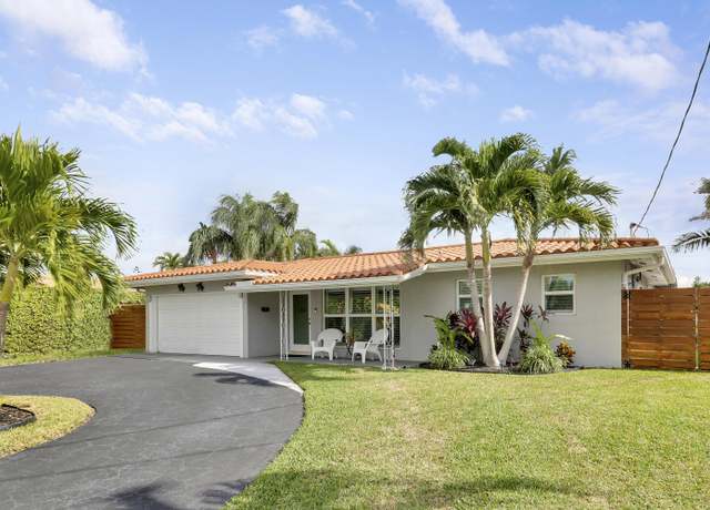 Property at 430 SE 1st Ter, Pompano Beach, FL 33060, 3 beds, 2.5 baths