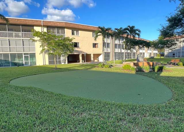 Property at 300 Village Green Cir S #217, Palm Springs, FL 33461, 2 beds, 1.5 baths