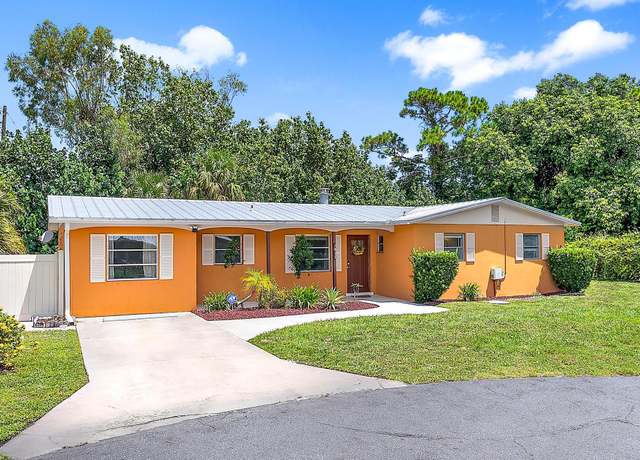 Property at 1017 SE 16th Ct, Stuart, FL 34996, 3 beds, 2 baths