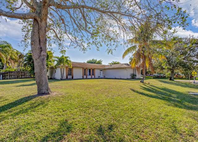 Property at 3654 Holly Dr, Palm Beach Gardens, FL 33410, 3 beds, 2.5 baths