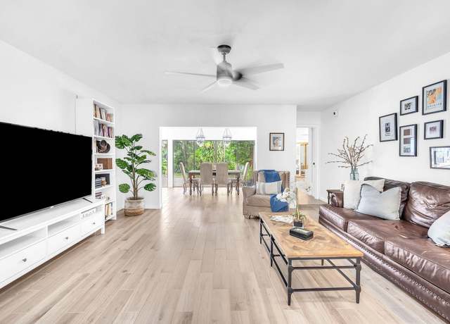 Property at 3725 Lincoln St, Hollywood, FL 33021, 3 beds, 2 baths