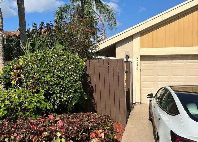 Property at 7514 Sierra Dr E, Boca Raton, FL 33433, 3 beds, 2 baths