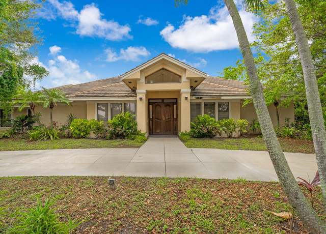 Property at 2311 Embassy Dr, West Palm Beach, FL 33401, 4 beds, 3 baths