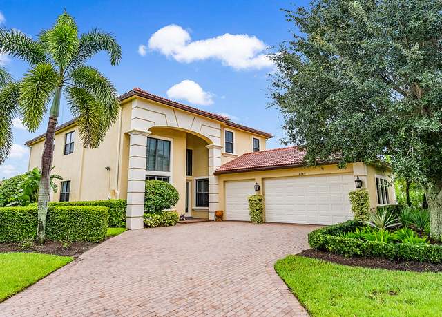 Property at 6786 Fox Hollow Dr, West Palm Beach, FL 33412, 4 beds, 4.5 baths