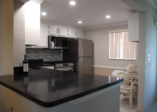 Property at 300 NE 26th Ave #4030, Boynton Beach, FL 33435, 2 beds, 2 baths