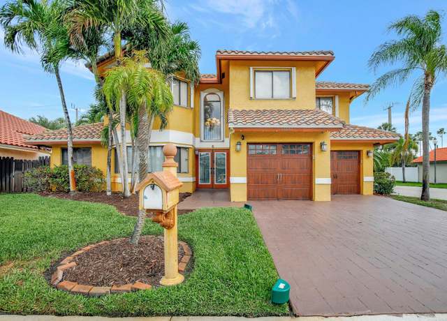 Property at 11531 SW 9th Ct S, Pembroke Pines, FL 33025, 4 beds, 2.5 baths