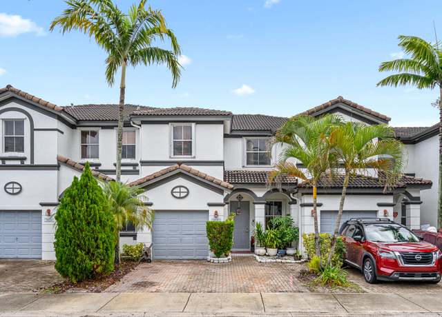 Property at 7645 NW 114th Path, Doral, FL 33178, 3 beds, 2.5 baths