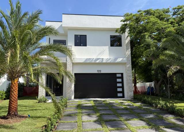 Property at 122 Auburn Dr, Lake Worth Beach, FL 33460, 4 beds, 3.5 baths