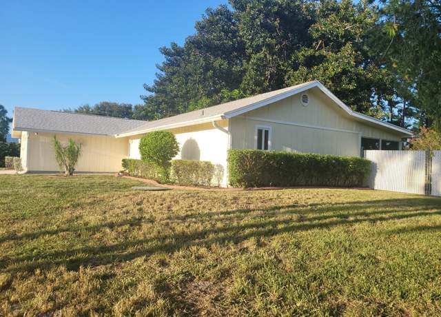 Property at 2913 SE Darien Rd, Port Saint Lucie, FL 34952, 3 beds, 2 baths