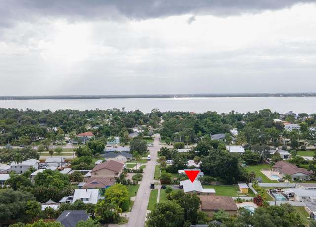 Property at 1443 Alhambra Dr, Fort Myers, FL 33901, 3 beds, 2 baths