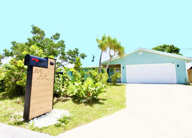 Property at 2007 NE 21st Ter E, Jensen Beach, FL 34957, 3 beds, 2 baths