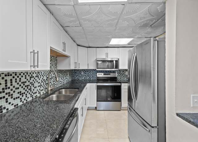 Property at 1401 S Federal Hwy #204, Boca Raton, FL 33432, 2 beds, 2.5 baths