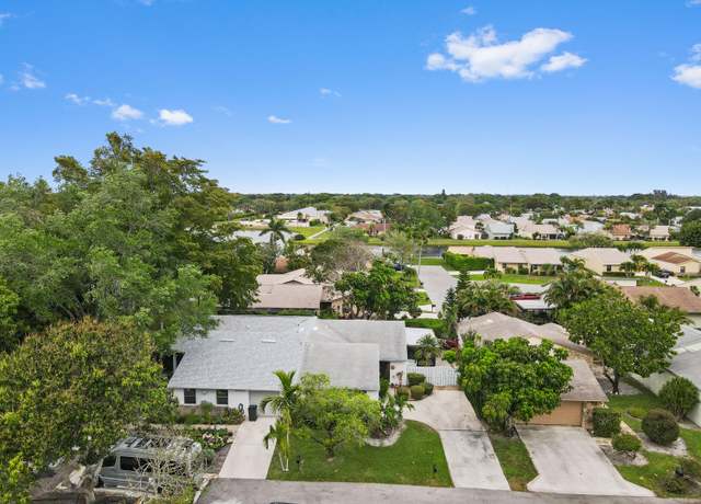 Property at 998 NW 26th Ave, Delray Beach, FL 33445, 2 beds, 2 baths