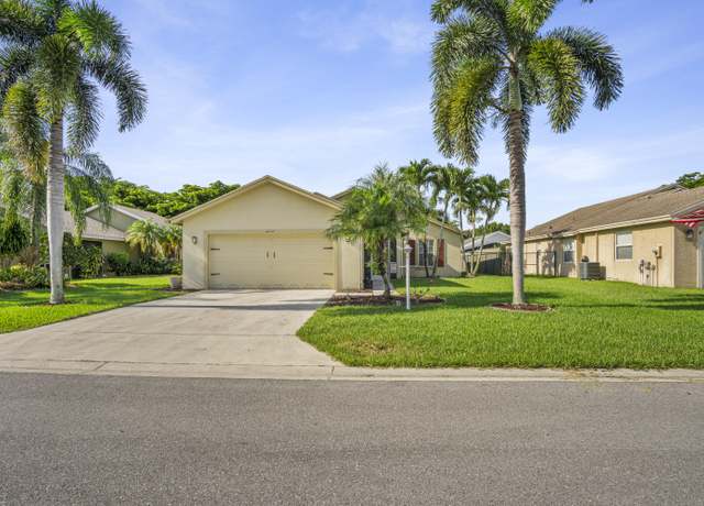 Property at 2440 SW Riviera Rd, Stuart, FL 34997, 3 beds, 2 baths