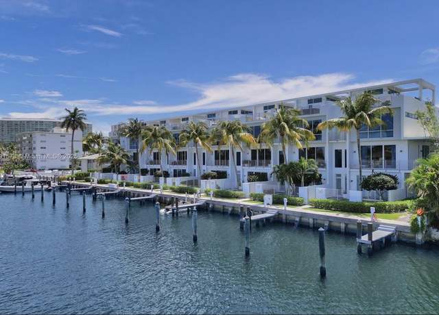 Property at 2743 NE 1 St, Pompano Beach, FL 33062, 3 beds, 3.5 baths