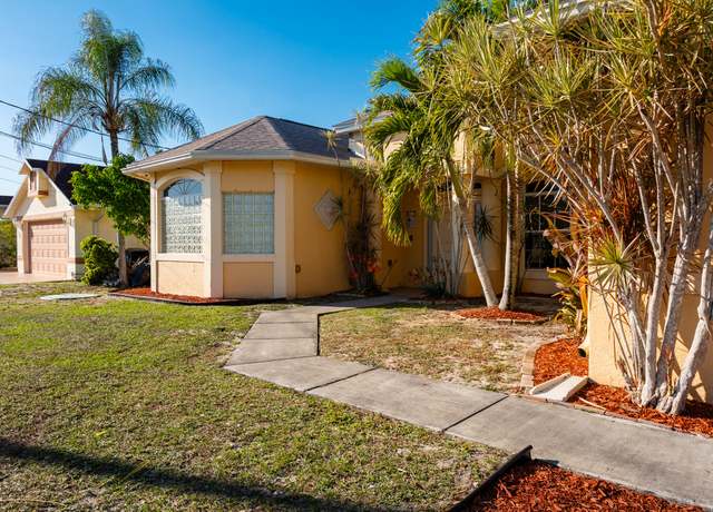 Property at 691 SW Estate Ave, Port Saint Lucie, FL 34953, 4 beds, 3 baths