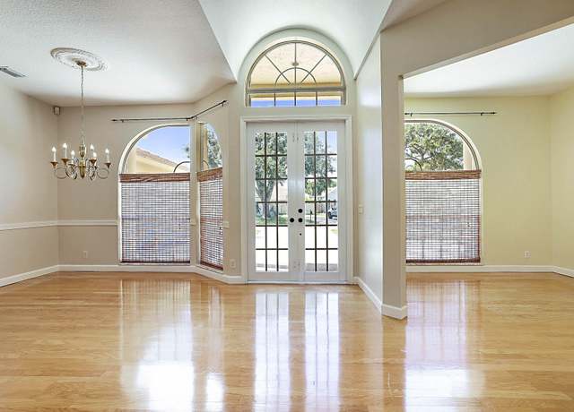 Property at 227 Shorewood Way, Jupiter, FL 33458, 3 beds, 2.5 baths