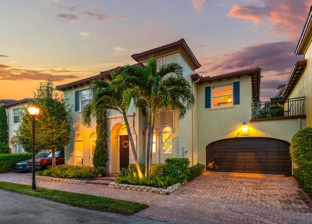 Property at 121 Via Poinciana Ln, Boca Raton, FL 33487, 3 beds, 2.5 baths