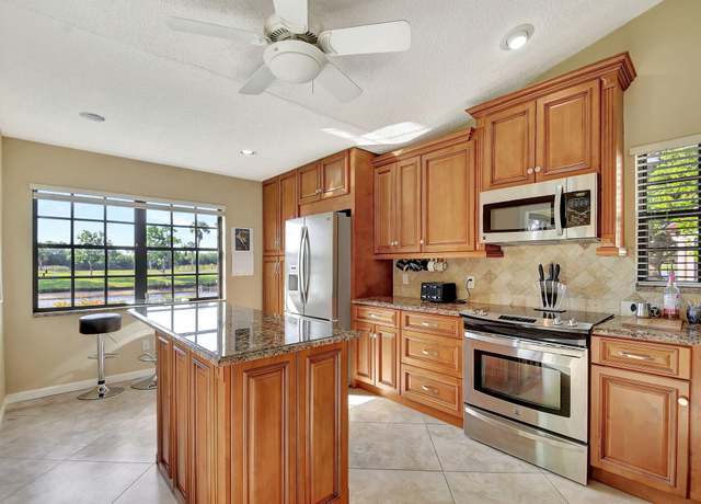 Property at 8326 Mooring Cir, Boynton Beach, FL 33472, 3 beds, 2 baths