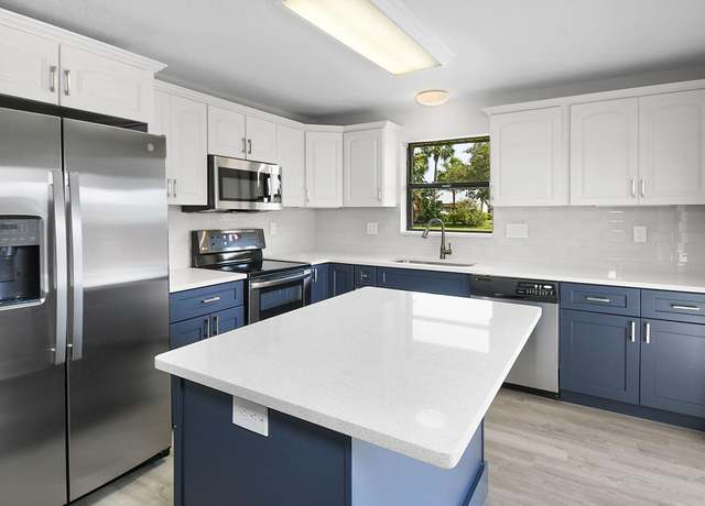 Property at 1402 Nebraska Ave Unit 3b, Fort Pierce, FL 34950, 2 beds, 1.5 baths