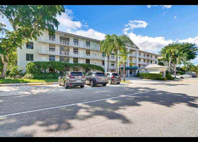 Property at 3636 Whitehall Dr #401, West Palm Beach, FL 33401, 2 beds, 2 baths