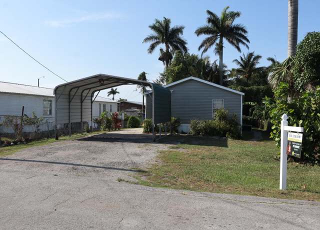 Property at 817 E 7th St, Pahokee, FL 33476, 3 beds, 2 baths