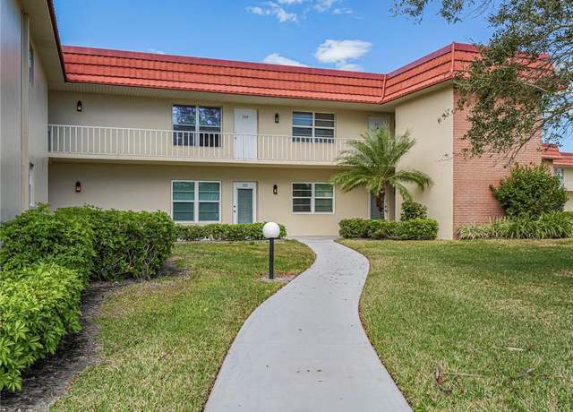 Property at 62 Woodland Dr #201, Vero Beach, FL 32962, 2 beds, 2 baths
