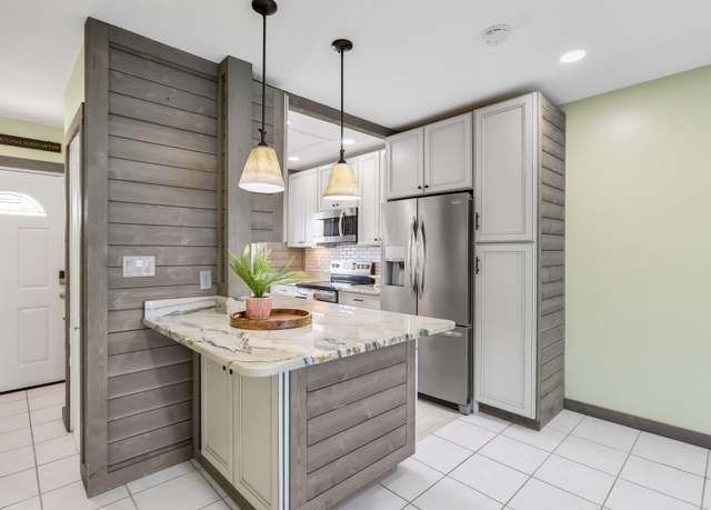 Property at 1116 Lake Ter #203, Boynton Beach, FL 33426, 2 beds, 1 bath