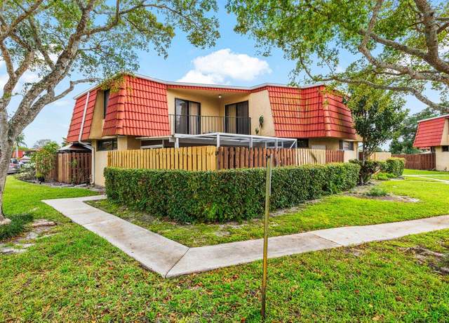 Property at 8352 Trent Ct Unit B, Boca Raton, FL 33433, 2 beds, 2.5 baths
