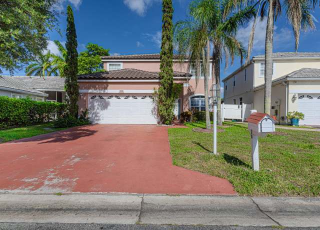 Property at 118 Rosewood Ln, Greenacres, FL 33463, 4 beds, 2.5 baths