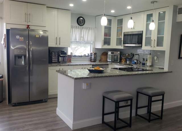 Property at 124 Valencia F, Delray Beach, FL 33446, 2 beds, 2 baths