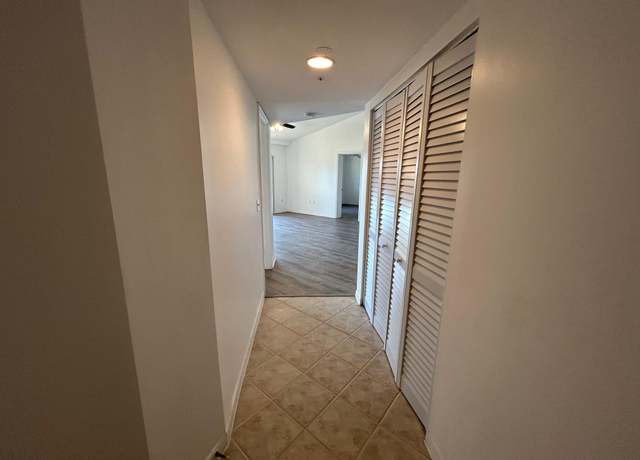 Property at 4191 N Haverhill Rd #411, West Palm Beach, FL 33417, 2 beds, 2 baths