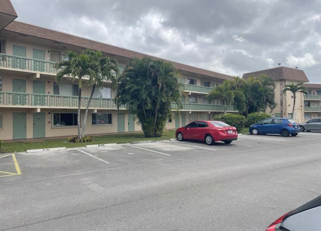 Property at 400 Village Green Cir W #202, Palm Springs, FL 33461, 1 bed, 1 bath