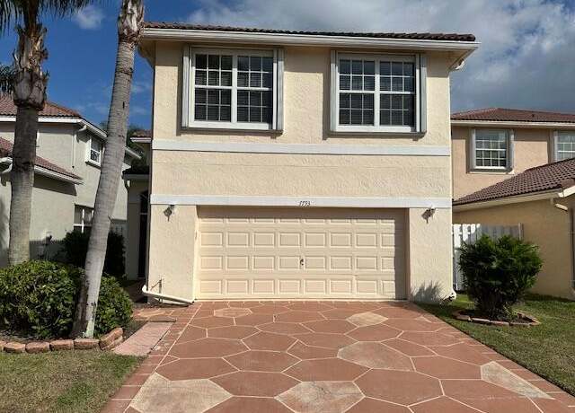 Property at 7793 Springfield Lake Dr, Lake Worth, FL 33467, 3 beds, 2.5 baths