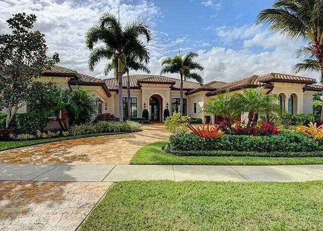 Property at 16853 Crown Bridge Dr, Delray Beach, FL 33446, 4 beds, 4.5 baths