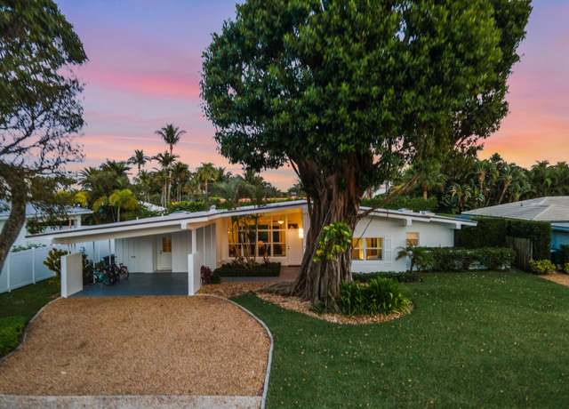 Property at 181 Beacon Ln, Jupiter Inlet Colony, FL 33469, 3 beds, 2.5 baths
