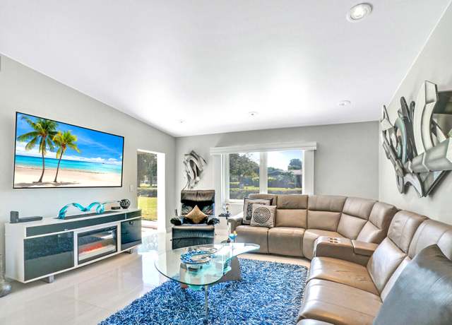 Property at 6140 Kings Gate Cir, Delray Beach, FL 33484, 2 beds, 2 baths