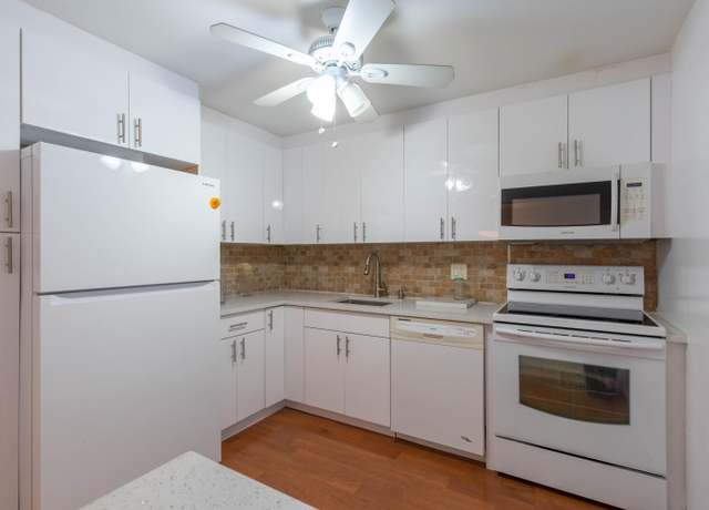 Property at 208 Wellington A, West Palm Beach, FL 33417, 1 bed, 1.5 baths
