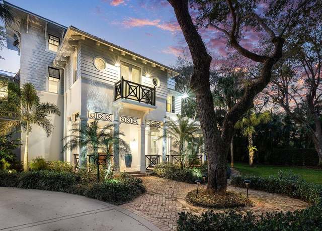 Property at 16356 Bridlewood Cir, Delray Beach, FL 33445, 6 beds, 4.5 baths