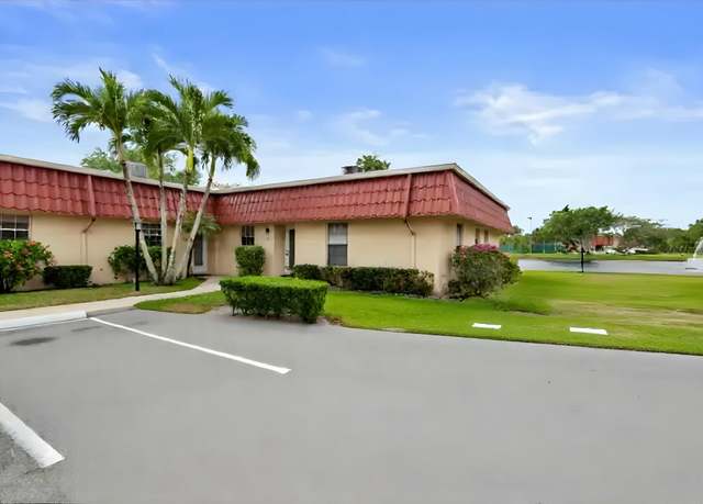Property at 603 Laconia Cir, Lake Worth, FL 33467, 2 beds, 2 baths