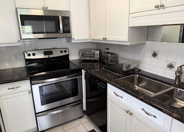 Property at 494 Saxony K, Delray Beach, FL 33446, 1 bed, 1.5 baths