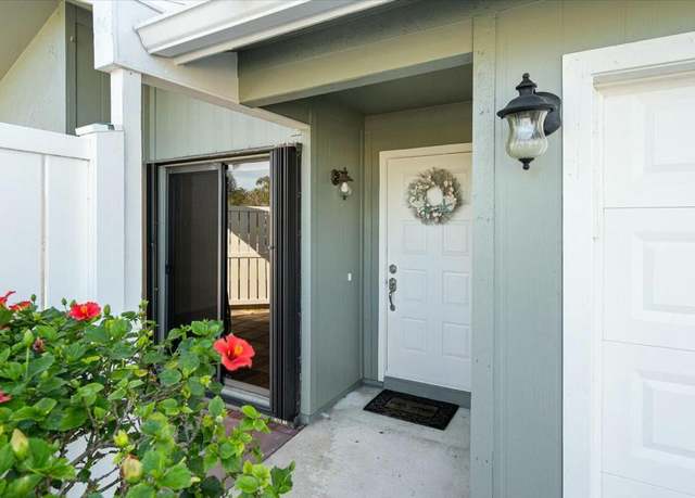 Property at 6686 SE Yorktown Dr, Hobe Sound, FL 33455, 2 beds, 2 baths